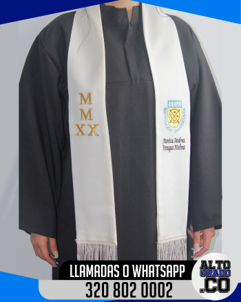 TOGAS-Y-BIRRETES-ESTOLAS-UNIVERSIDADES-GRADUACIONES-6.png